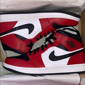 Jordan 1 Chicago black Toe